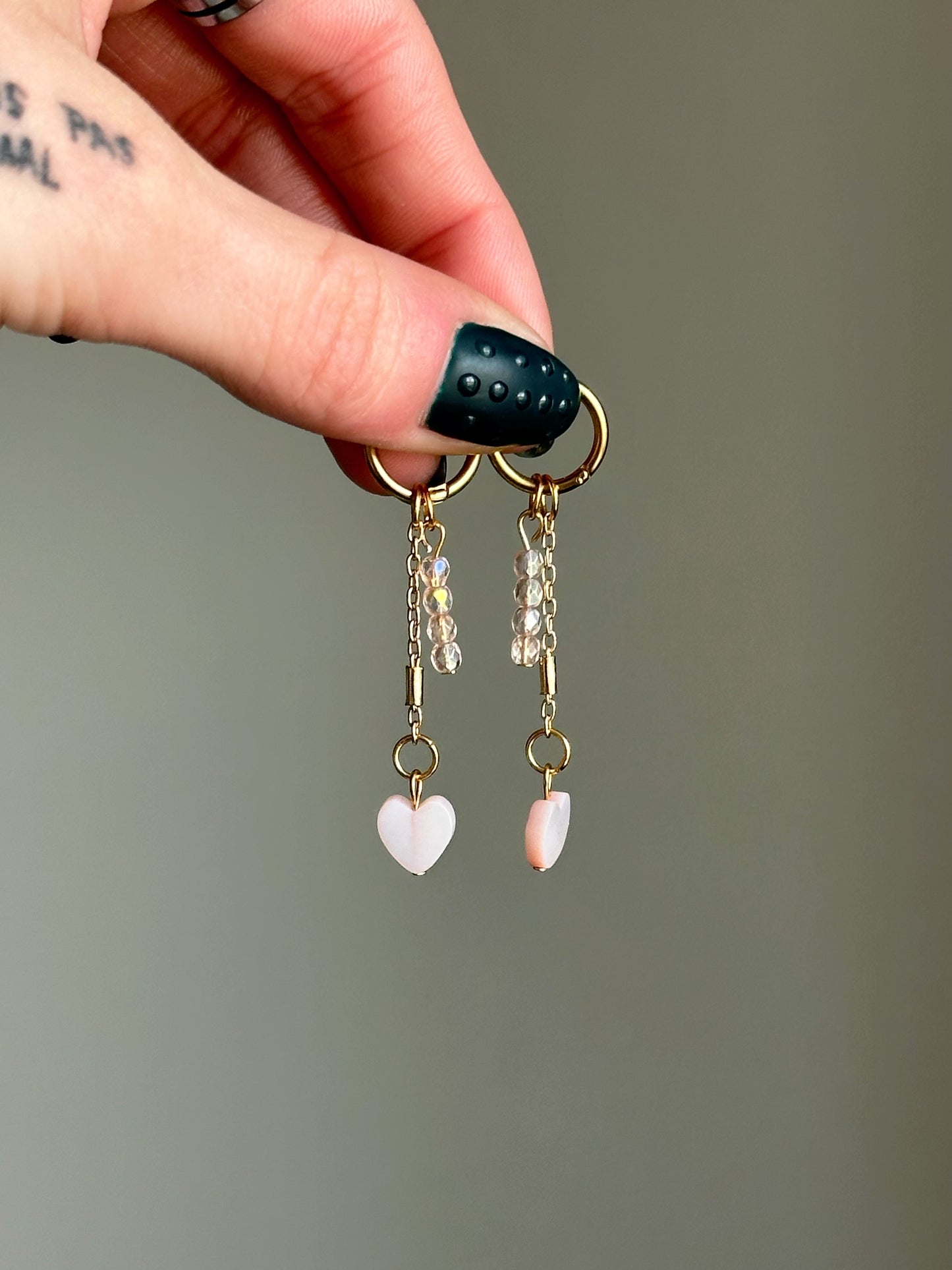 Boucles d'oreilles pendantes - Coeur nacré